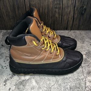 Nike ACG Woodside Hiking Duck Boots Brown Leather Youth Size 6/Womens Size 7.5